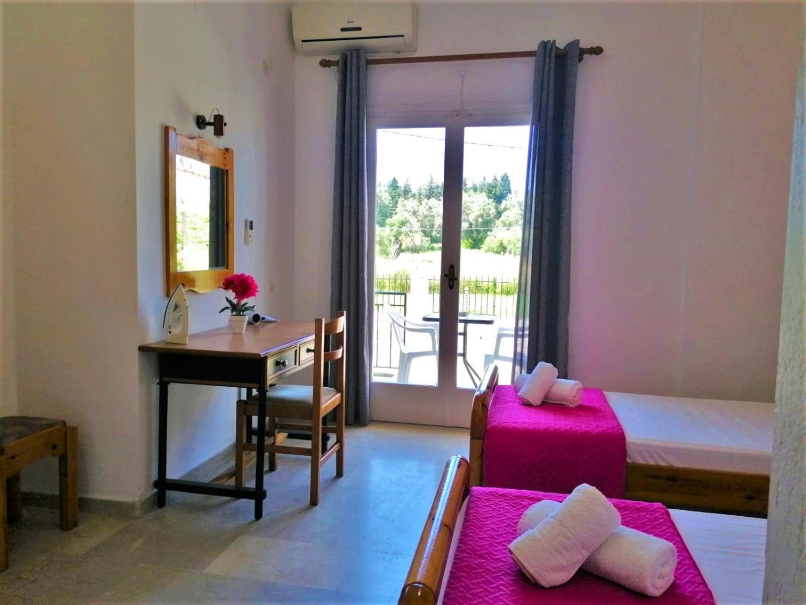 Nikos Apartments 1 Kavos Bagian luar foto