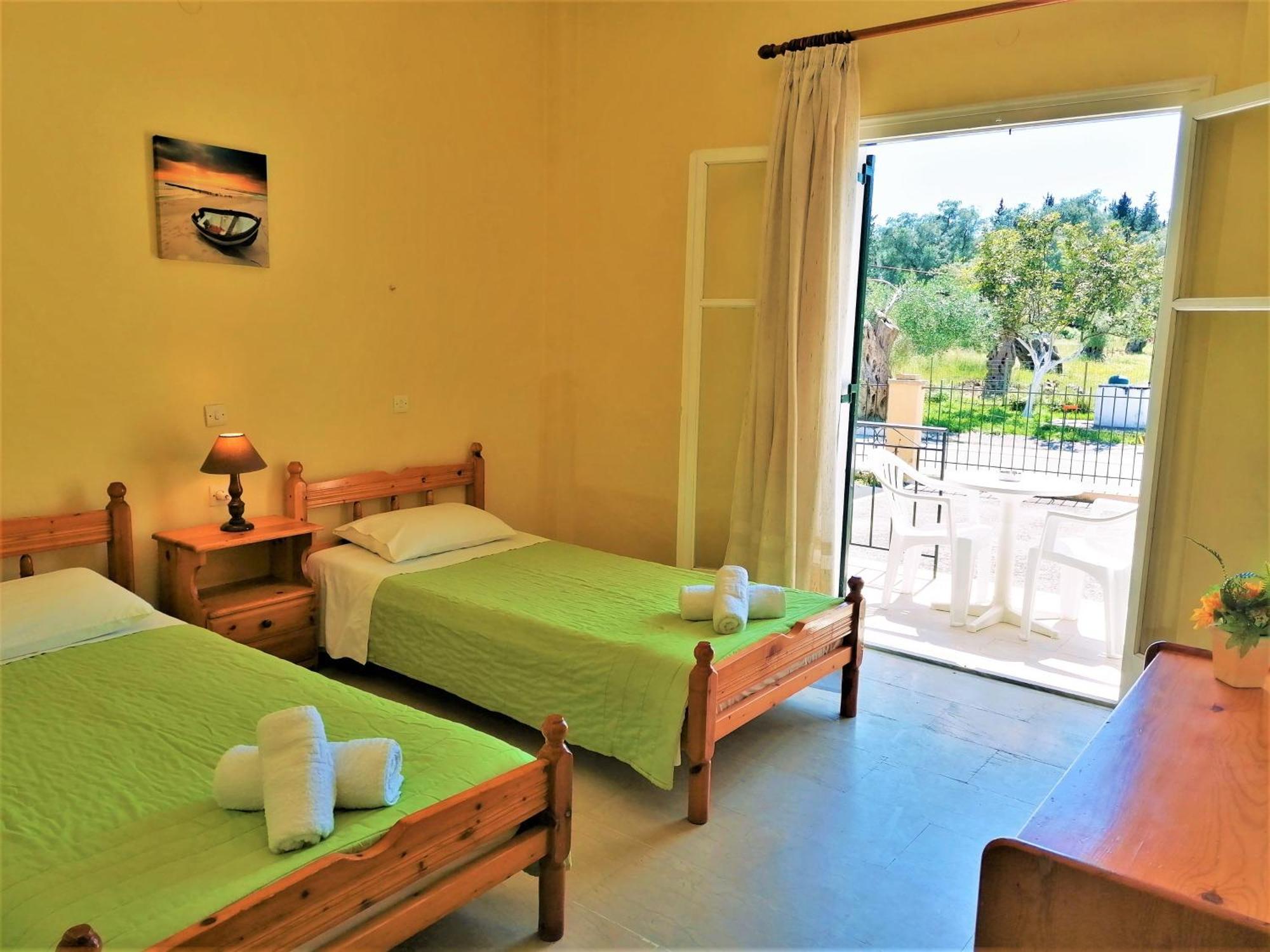 Nikos Apartments 1 Kavos Bagian luar foto